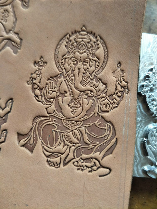 Handgefertigte, einzigartige D – Unique Leather Work Bewertung und Preis